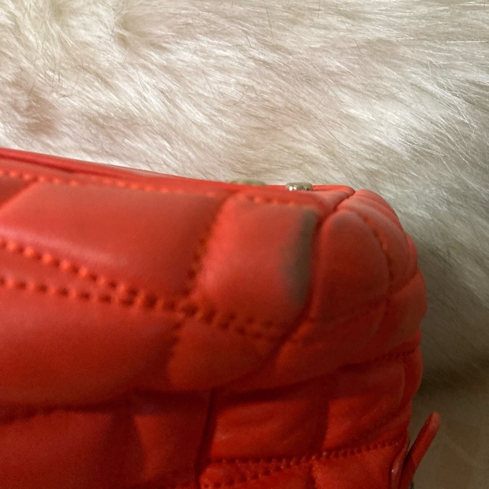 Kate Spade Ruby Red Orange chain Detail Bubble Quilted Leather hand Bag - Picture 17 of 17